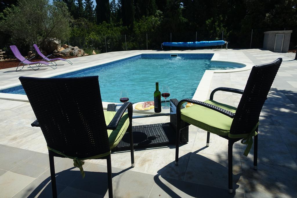 Olive Apartments Ugljan Ngoại thất bức ảnh