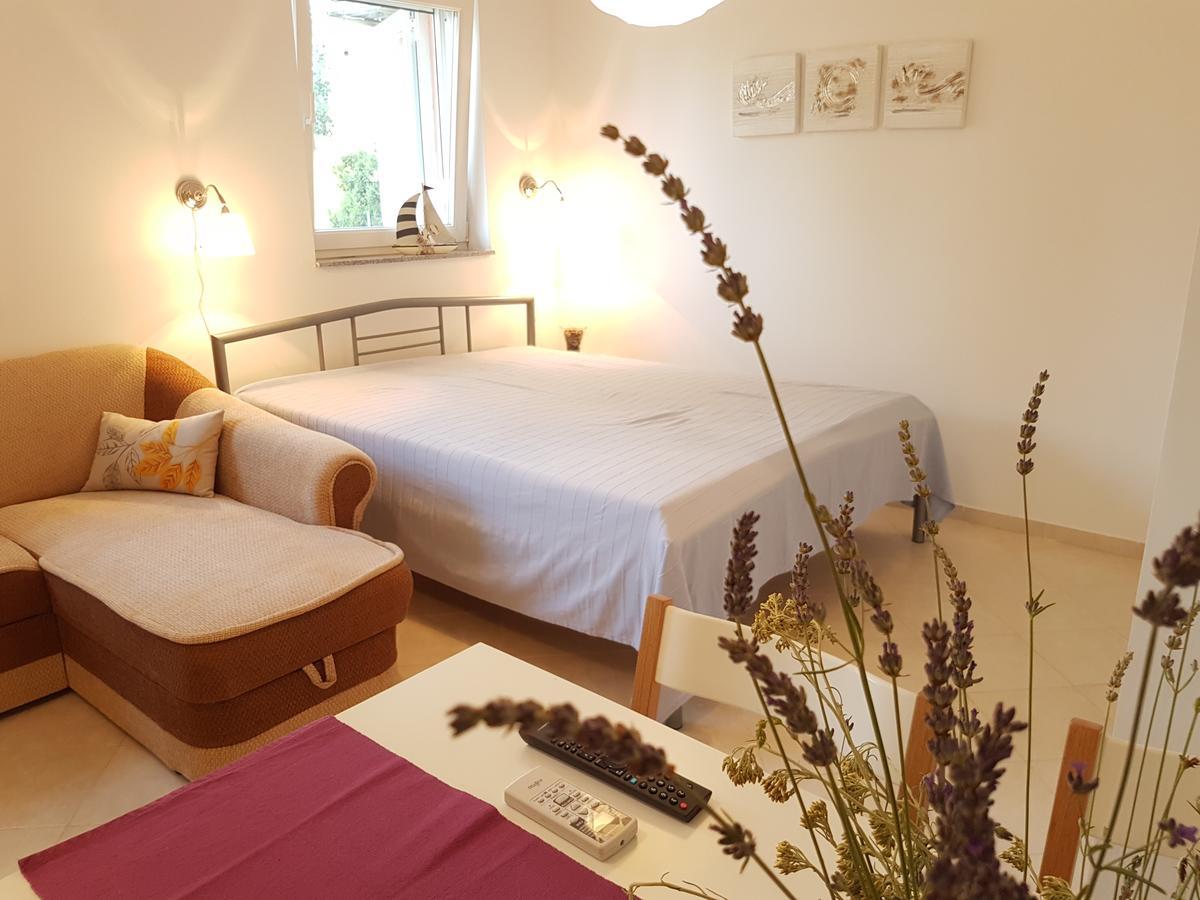 Olive Apartments Ugljan Ngoại thất bức ảnh
